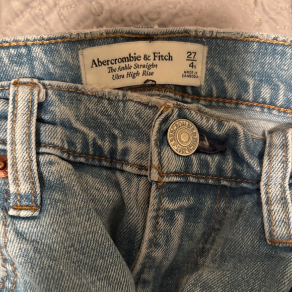 Abercrombie & Fitch Ankle Straight Jeans - Picture 3 of 3